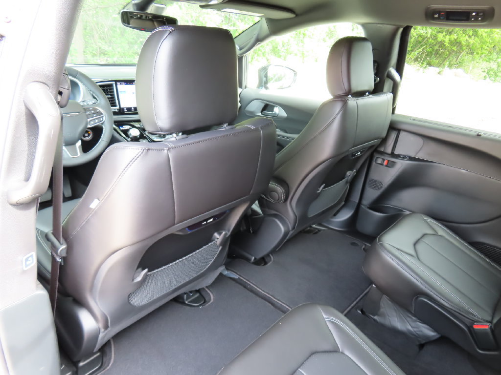 New 2027 Chrysler Pacifica Select FWD image 21