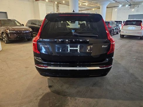 Certified 2025 Volvo XC90 B6 Plus AWD/4WD image 3