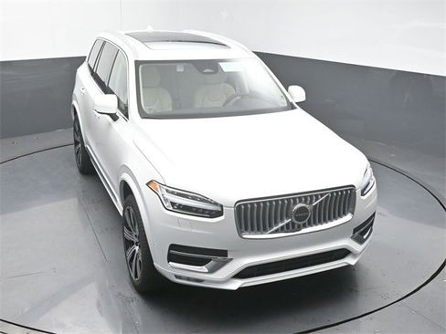 New 2025 Volvo XC90 B6 Plus w/ Protection Package Premier image 47
