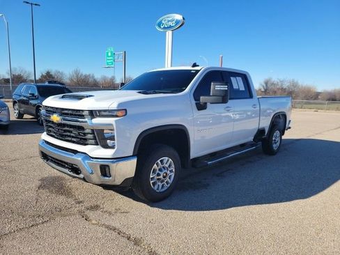 Used 2025 Chevrolet Silverado 2500 LT w/ Convenience Package image 21