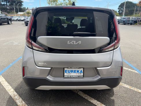 Used 2023 Kia Soul LX FWD image 19