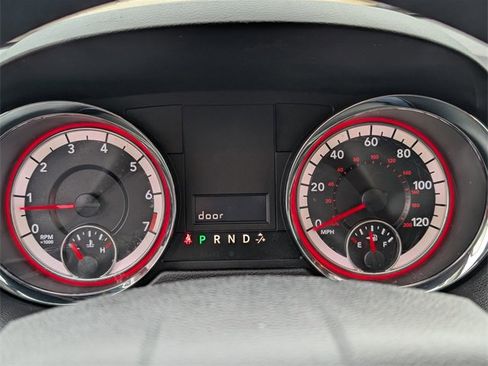 Used 2020 Dodge Grand Caravan SE w/ UConnect Hands-Free Group image 17