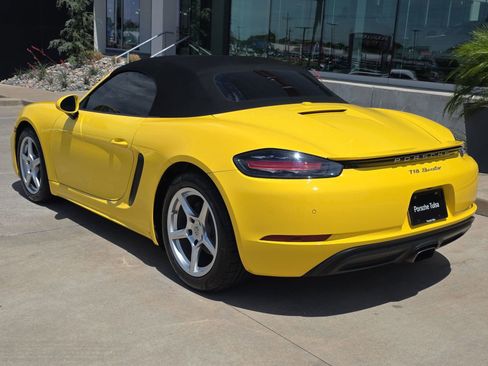 Used 2019 Porsche 718 Boxster RWD image 3