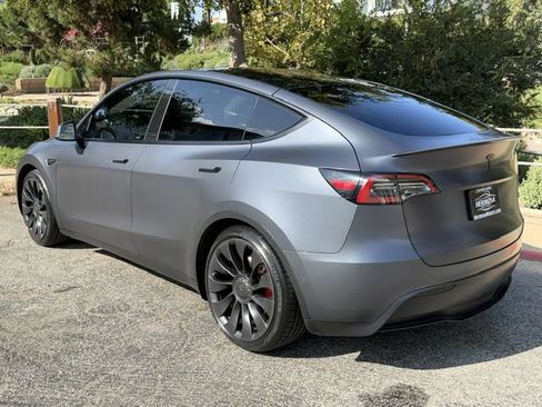 Used 2022 Tesla Model Y Performance AWD/4WD image 2