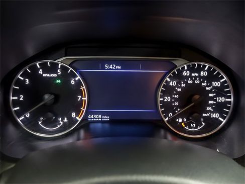 Used 2024 Nissan Altima 2.5 SV image 14