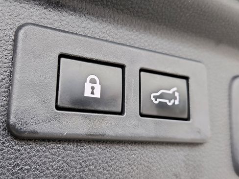 Used 2022 Subaru Forester Limited image 31