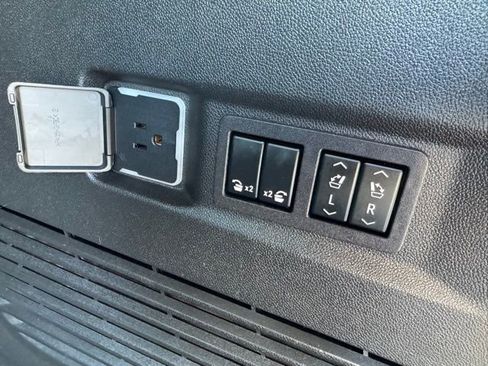 Used 2023 Chevrolet Tahoe Z71 w/ Z71 Off-Road Package image 13