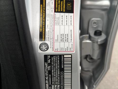 Used 2014 Mercedes-Benz E 550 4MATIC Sedan w/ Premium 1 Package image 26