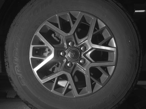 Used 2025 Jeep Wrangler Sahara image 13