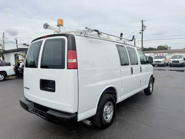 Used 2011 Chevrolet Express 2500 RWD image 6