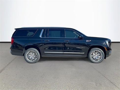 New 2026 GMC Yukon XL Denali w/ Sun & Power Step Package image 3