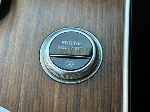 Used 2024 Mercedes-Benz C 300 Sedan image 37