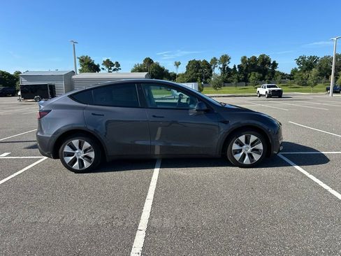 Used 2022 Tesla Model Y Long Range AWD/4WD image 4