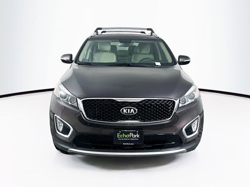 Used 2017 Kia Sorento EX image 2