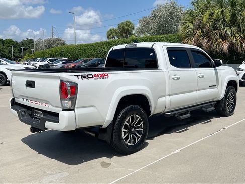 Used 2022 Toyota Tacoma TRD Sport AWD/4WD image 7