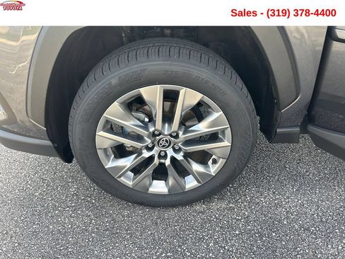 Used 2023 Toyota RAV4 XLE Premium AWD/4WD image 25