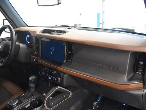 Used 2024 Ford Bronco Outer Banks AWD/4WD image 17