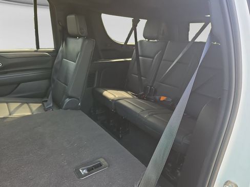 Used 2024 Chevrolet Suburban LT AWD/4WD image 34