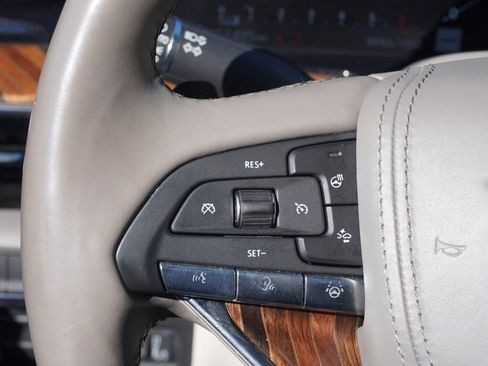 Used 2023 Cadillac Escalade ESV Premium Luxury Platinum w/ Heavy-Duty Trailer Package image 52