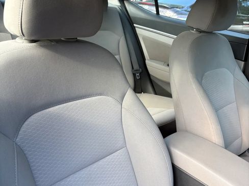 Used 2020 Hyundai Elantra SEL FWD image 35