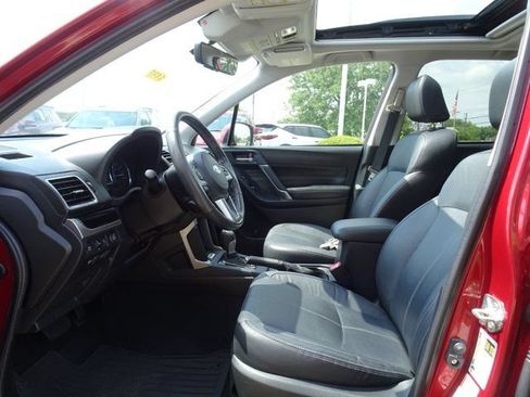 Used 2018 Subaru Forester 2.5i Touring w/ Popular Package #3B AWD/4WD image 9