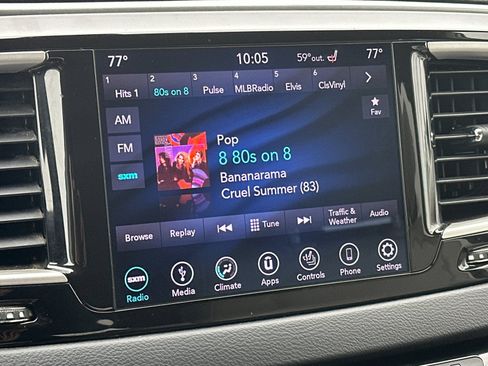 Used 2018 Chrysler Pacifica Touring-L image 19