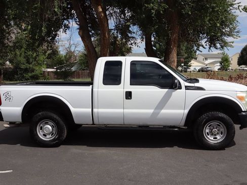 Used 2011 Ford F250 XL AWD/4WD image 3