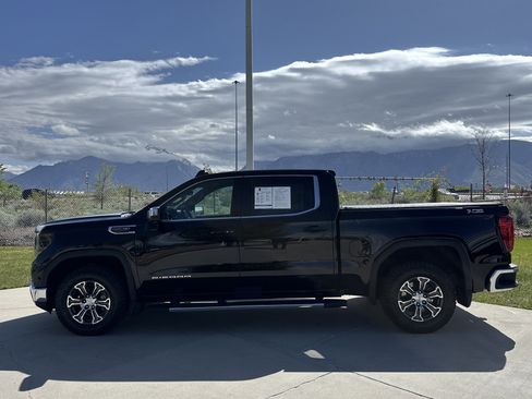 Used 2024 GMC Sierra 1500 SLE w/ Preferred Package image 2