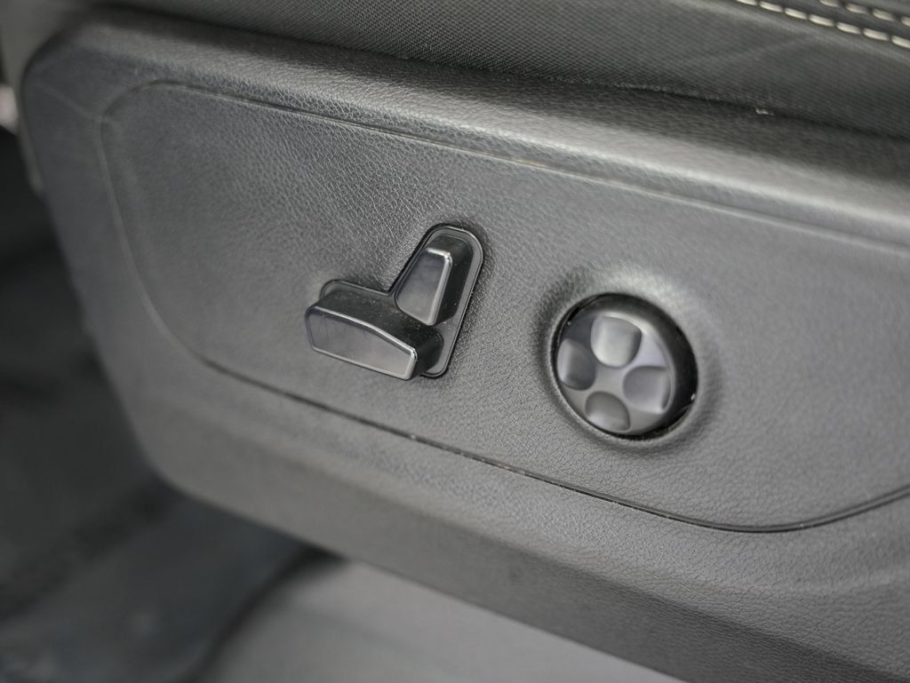 Used 2019 RAM 1500 Big Horn AWD/4WD image 46