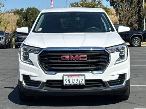 Used 2024 GMC Terrain SLE FWD image 10