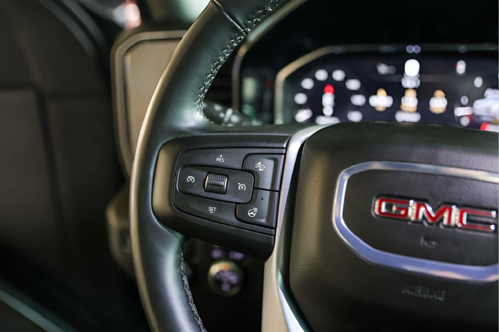 Used 2025 GMC Sierra 1500 SLT RWD image 16