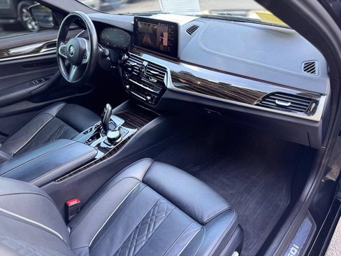 Used 2023 BMW M550i xDrive w/ Executive Package AWD/4WD image 22
