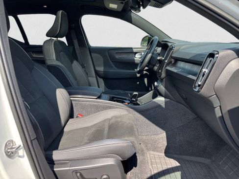 Used 2023 Volvo XC40 Recharge Ultimate w/ Protection Package Premier image 19