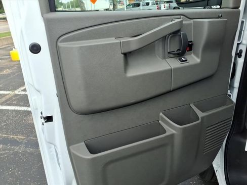 New 2026 Chevrolet Express 2500 w/ Driver Convenience Package RWD image 18