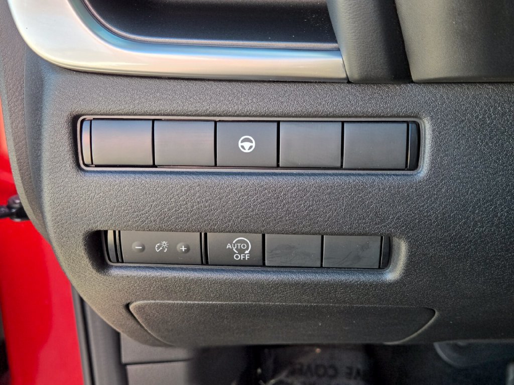 Certified 2023 Nissan Rogue SV FWD image 32