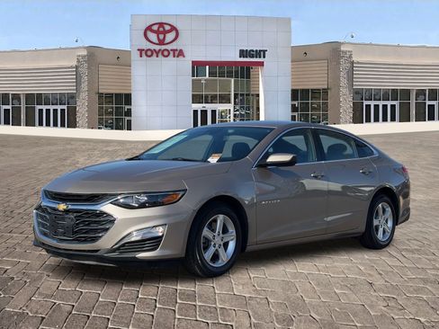 Used 2022 Chevrolet Malibu LS w/ Driver Confidence Package II image 2