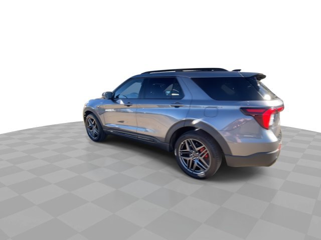 Used 2025 Ford Explorer ST-Line w/ ST-Line Street Pack AWD/4WD image 8