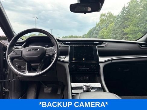 Used 2022 Jeep Grand Cherokee Altitude AWD/4WD image 9