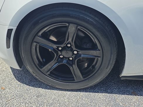 Used 2019 Chevrolet Camaro LT RWD image 9