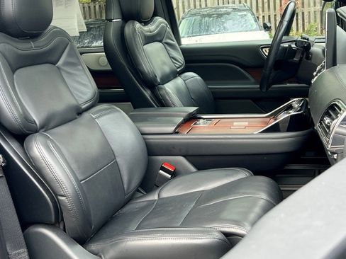 Certified 2023 Lincoln Navigator Reserve image 10