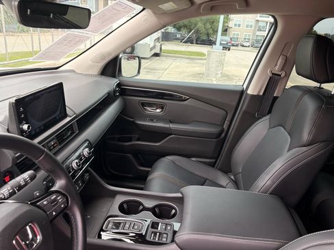 Certified 2025 Honda Pilot EX-L image 25