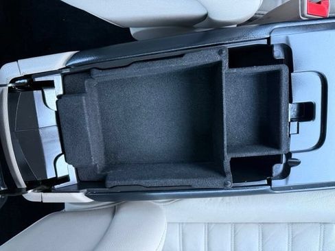 Used 2017 Ford Fusion SE w/ Fusion SE Technology Package AWD/4WD image 32