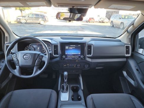 Used 2023 Nissan Frontier SV image 17