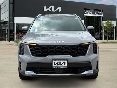 Certified 2024 Kia Sorento S w/ Panoramic Sunroof Package AWD/4WD image 4