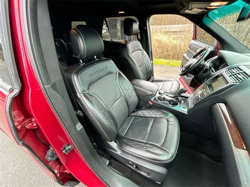Used 2016 Ford Explorer Platinum image 28