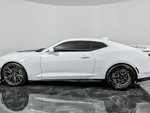 Used 2017 Chevrolet Camaro ZL1 image 7