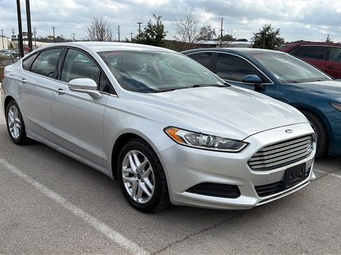Used 2013 Ford Fusion SE image 3