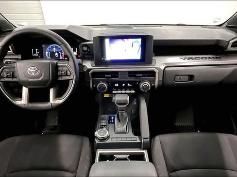Used 2025 Toyota Tacoma SR5 AWD/4WD image 18