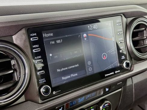 Used 2020 Toyota Tacoma TRD Sport AWD/4WD image 15