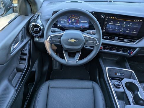 New 2026 Chevrolet Equinox LT w/ Convenience Package II image 17